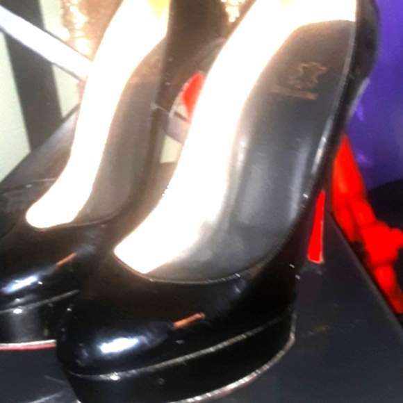 Sold christian Louboutins the Bianca - Picture 3 of 14